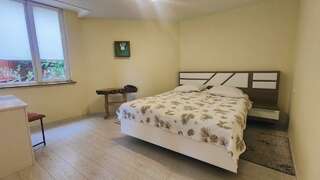 Гостевой дом Радмир Алупка 2-комнатный номер люкс-6