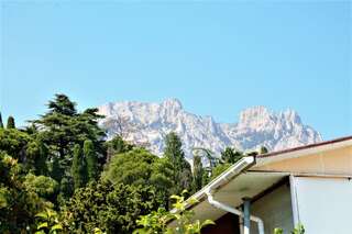 Гостевой дом Радмир Алупка 2-комнатное шале премиум (мансарда)-7