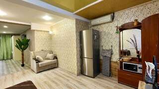 Гостевой дом Радмир Алупка 3-местные 1-комнатные апартаменты улучшенные г. Алупка, ул. Амет-хана Султана, д.9-4