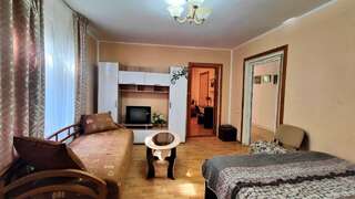 Гостевой дом Радмир Алупка 4-местный 2-комнатный номер комфорт семейный-8