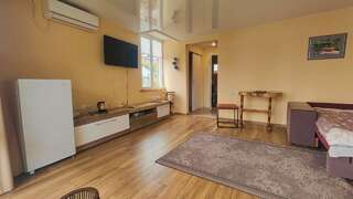 Гостевой дом Радмир Алупка 2-комнатный номер люкс-7