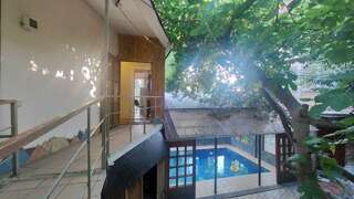 Гостевой дом Радмир Алупка 3-местный 2-комнатный номер стандарт семейный-8